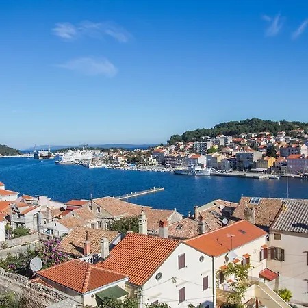 Adriana شقة مالي لوشينغْ